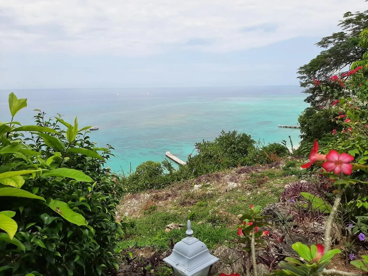 Beach Condos -Montego Bay Club Beach Resort アパートホテル