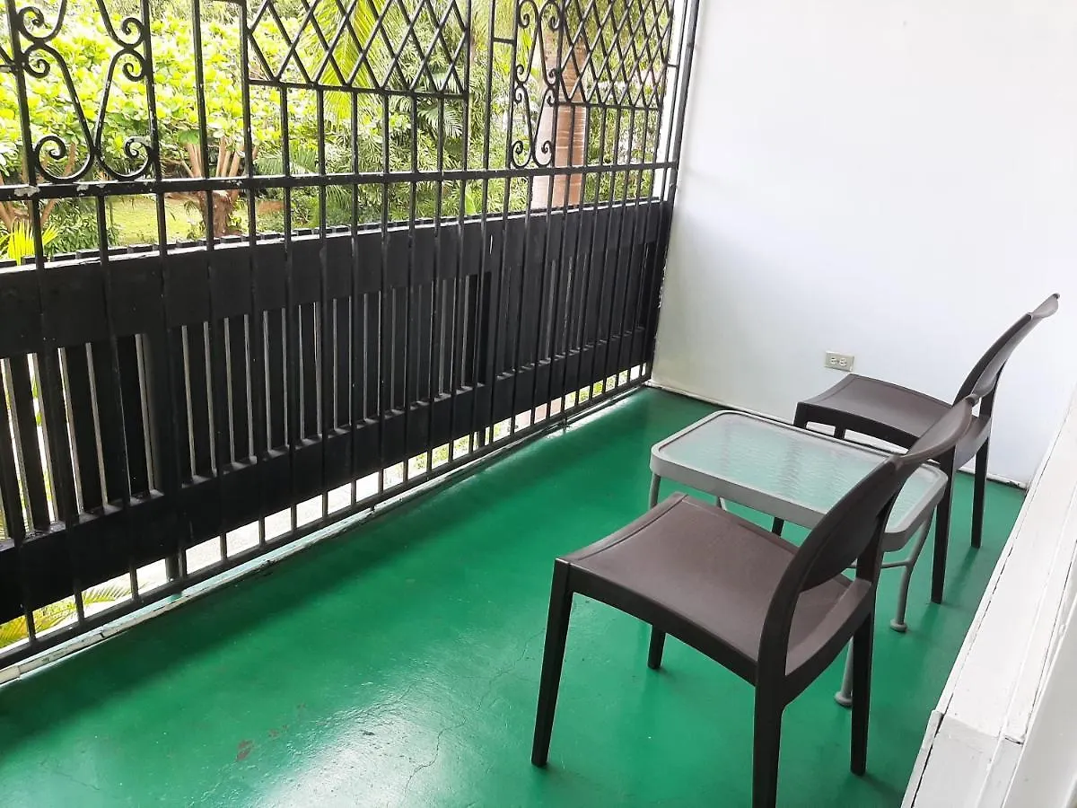 Beach Condos -Montego Bay Club Beach Resort アパートホテル