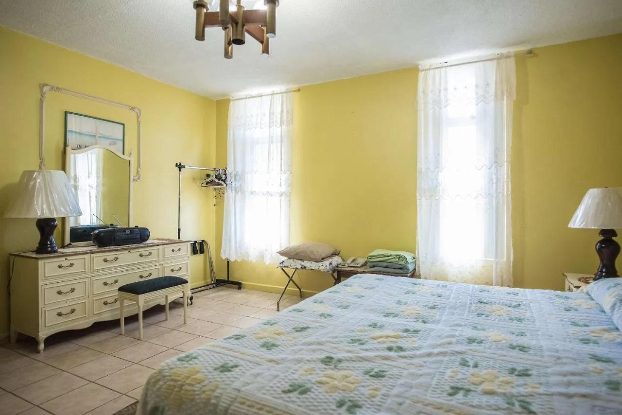 Beach Condos -Montego Bay Club Beach Resort 3*,