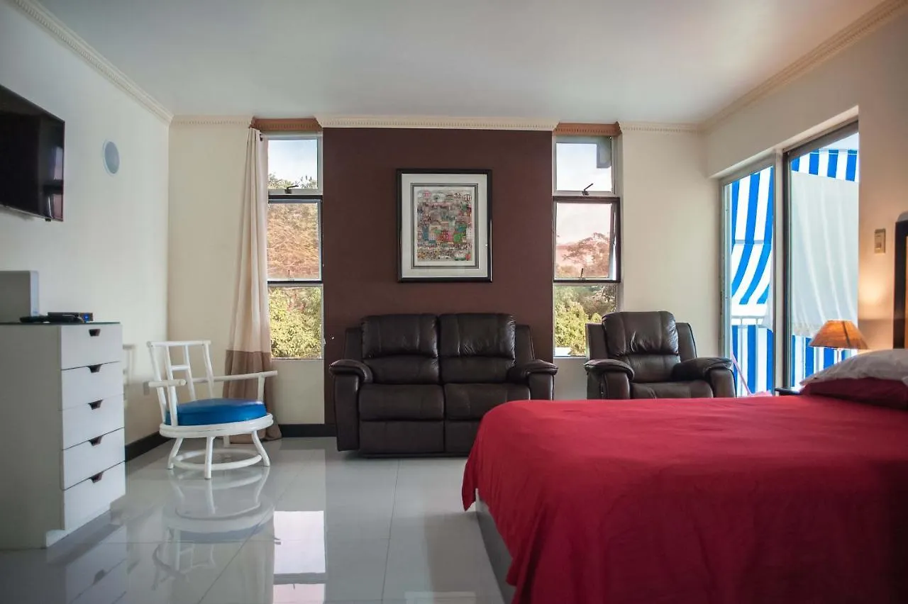 Aparthotel Beach Condos -Montego Bay Club Beach Resort