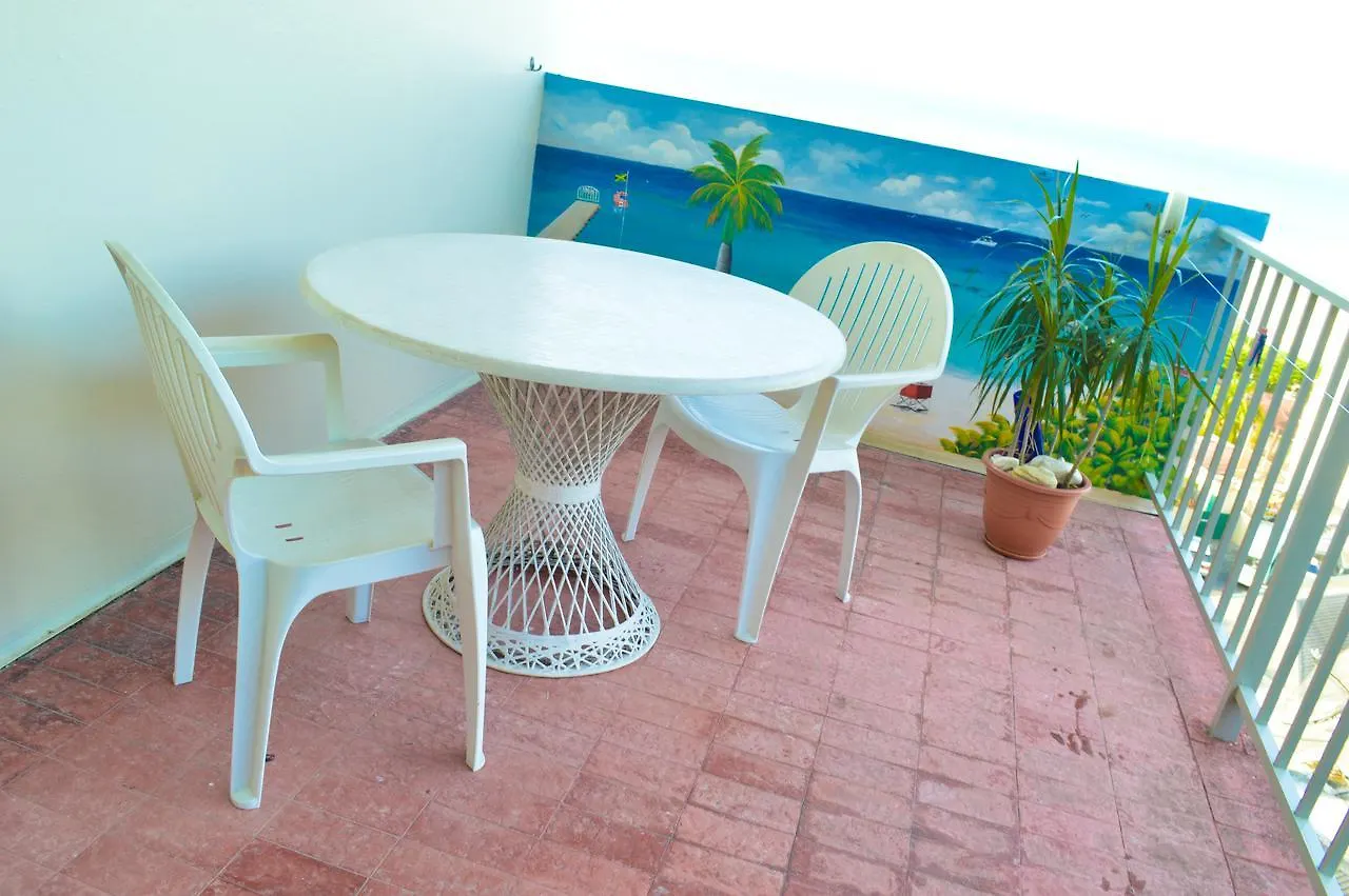 Aparthotel Beach Condos -Montego Bay Club Beach Resort